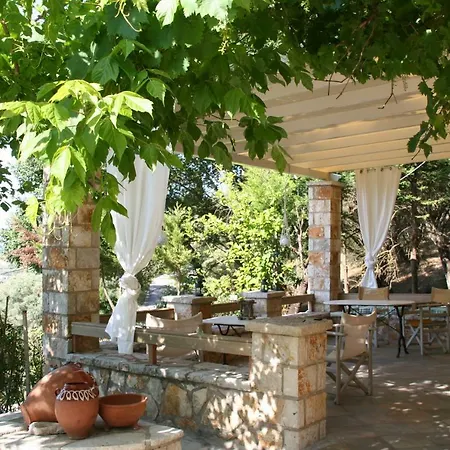 Holiday home Niko's & Konstantina's Family Lefkada City